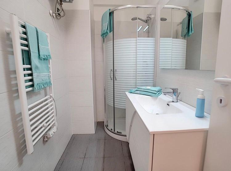 Charmant Appartement Au Coeur De Juan Les Pins อองทีบส์ ภายนอก รูปภาพ